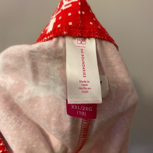 Brand: NoBoundaries from Walmart. Size:2XL. Color: White and red. - Picture 3 of 3